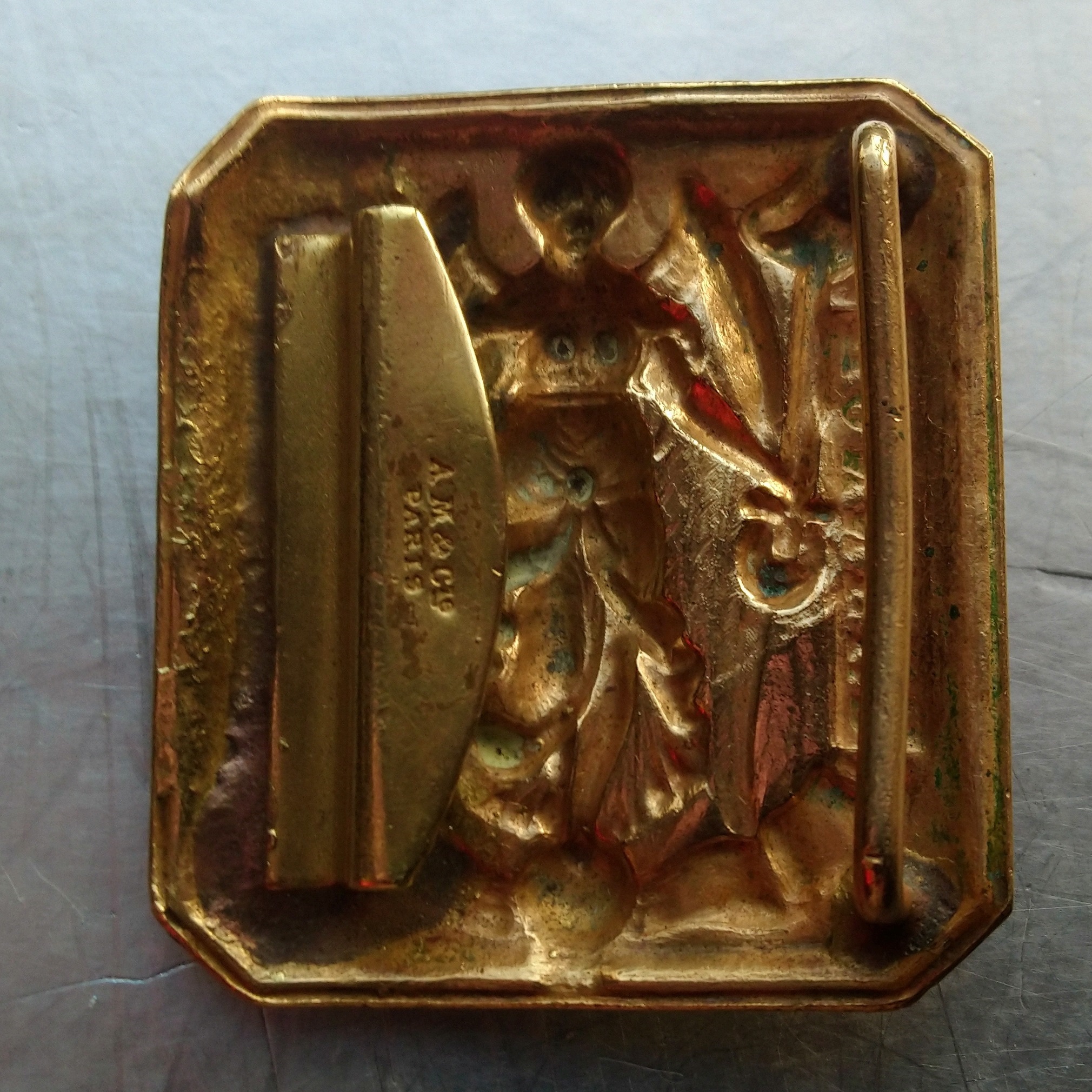Boucle de ceinturon d'officier d'infanterie Français modèle 1845 - French infantry officer's belt buckle model 1845 Boucle de ceinturon d'officier d'infanterie Français modèle 1845 - French infantry officer's belt buckle model 1845