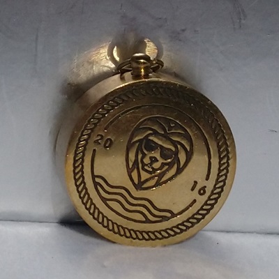 Boussole en laiton du Festival International du Film Publicitaire de Cannes - Brass compass of the International Advertising Film Festival of Cannes Boussole en laiton du Festival International du Film Publicitaire de Cannes - Brass compass of the International Advertising Film Festival of Cannes