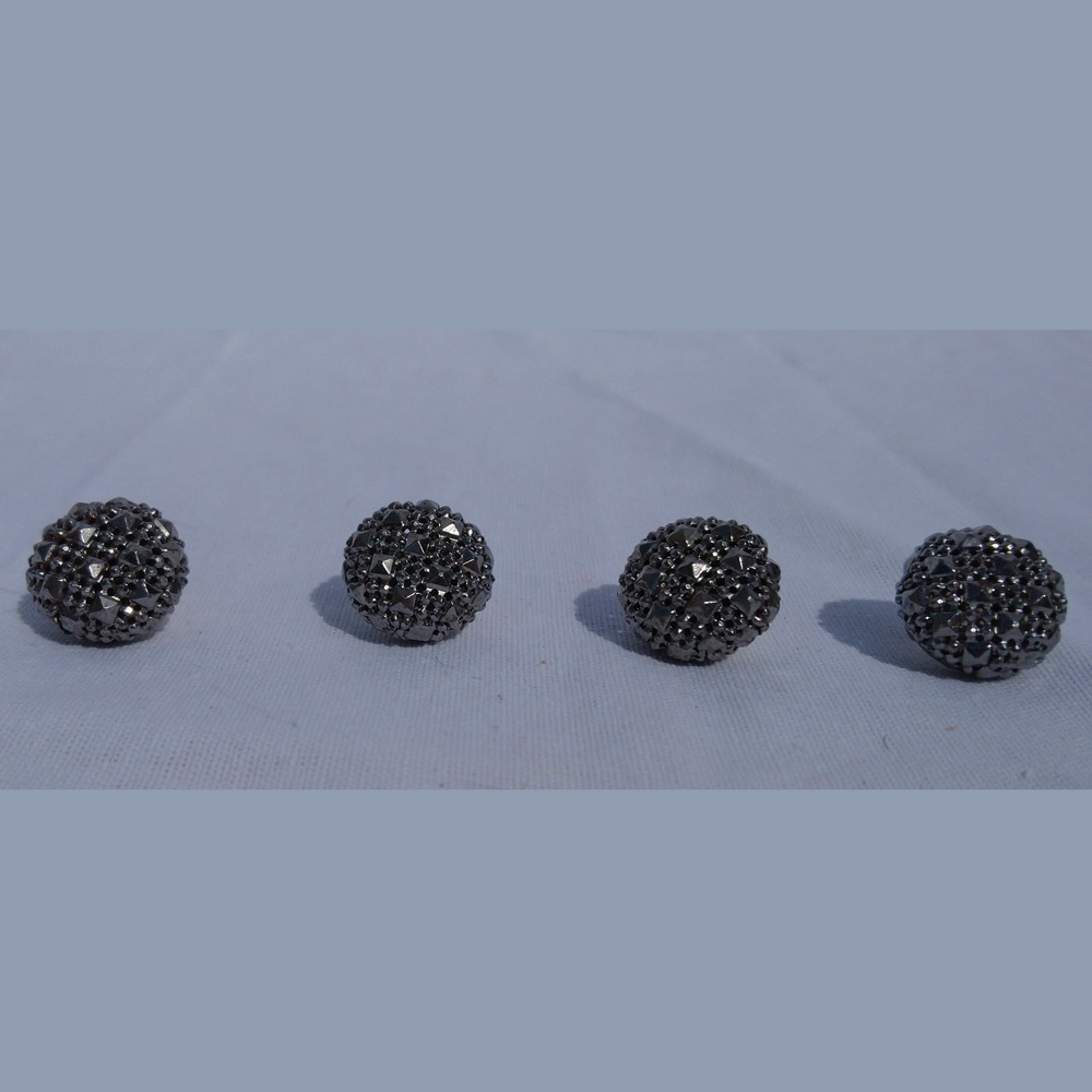 Lot de 4 boutons en marcassite des années 1930/1940 - Set of 4 marcasite buttons from the 1930s/1940s