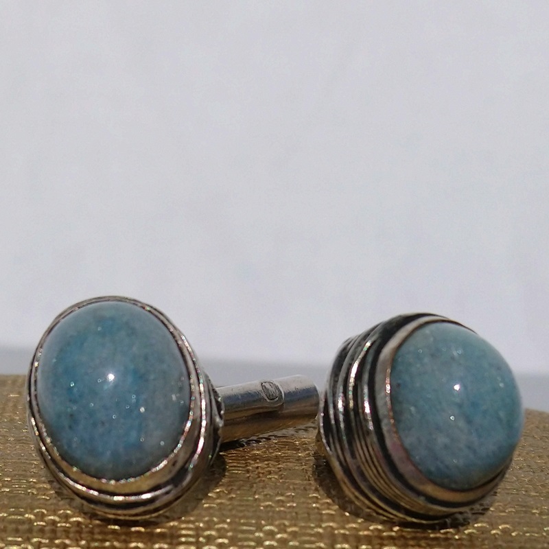 2 boutons de manchettes avec cabochons ovales en pierres véritables turquoise des années 1950-1970 - 2 cufflinks with oval cabochons made of genuine turquoise stones from the 1950s-1970s