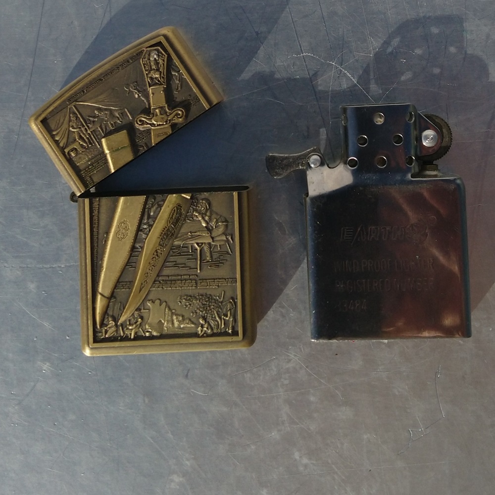 Briquet style zippo en laiton EARTH Star smoking set - Earth Star brass Zippo-style lighter smoking set Briquet style zippo en laiton EARTH Star smoking set - Earth Star brass Zippo-style lighter smoking set