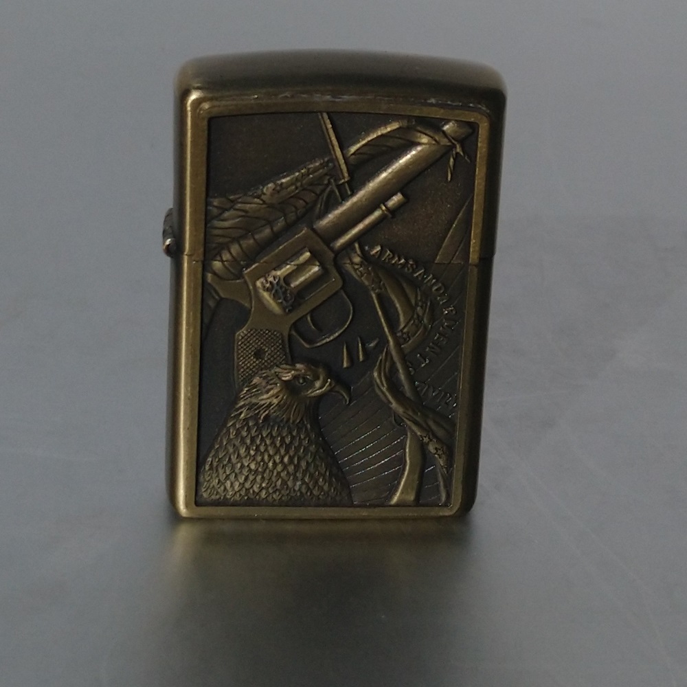 Briquet style zippo en laiton EARTH Star smoking set - Earth Star brass Zippo-style lighter smoking set