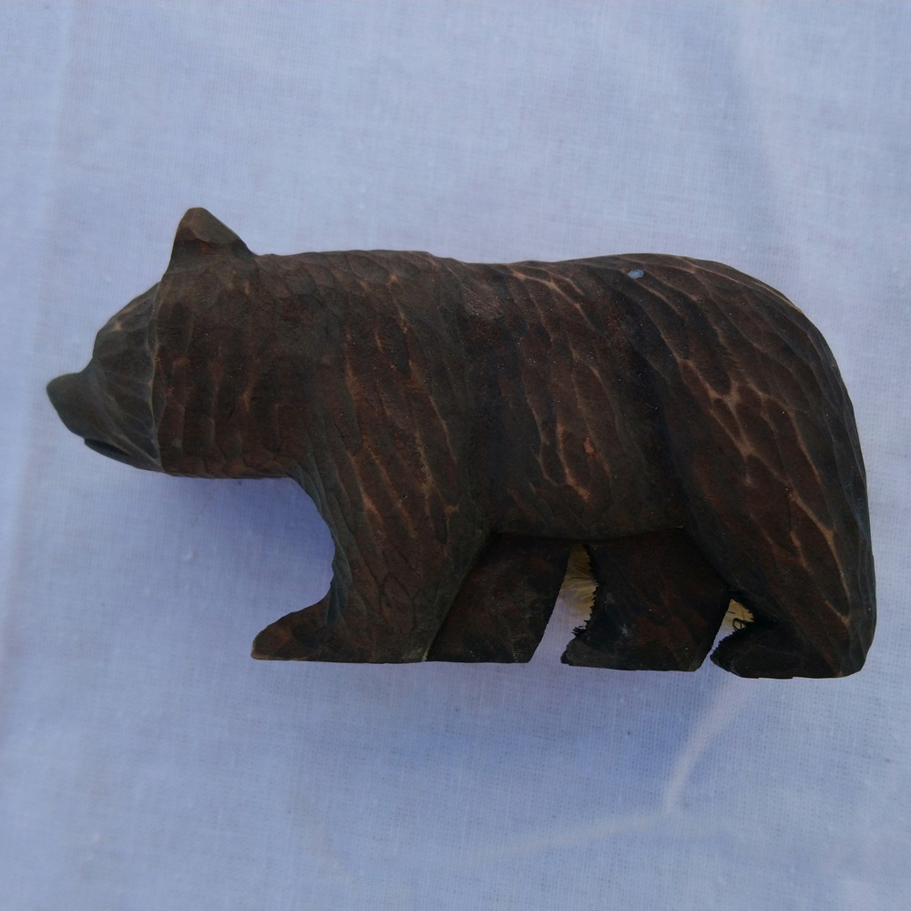 Brosse à habit bois sculpté ours - Carved wooden clothes brush bear Brosse à habit bois sculpté ours - Carved wooden clothes brush bear