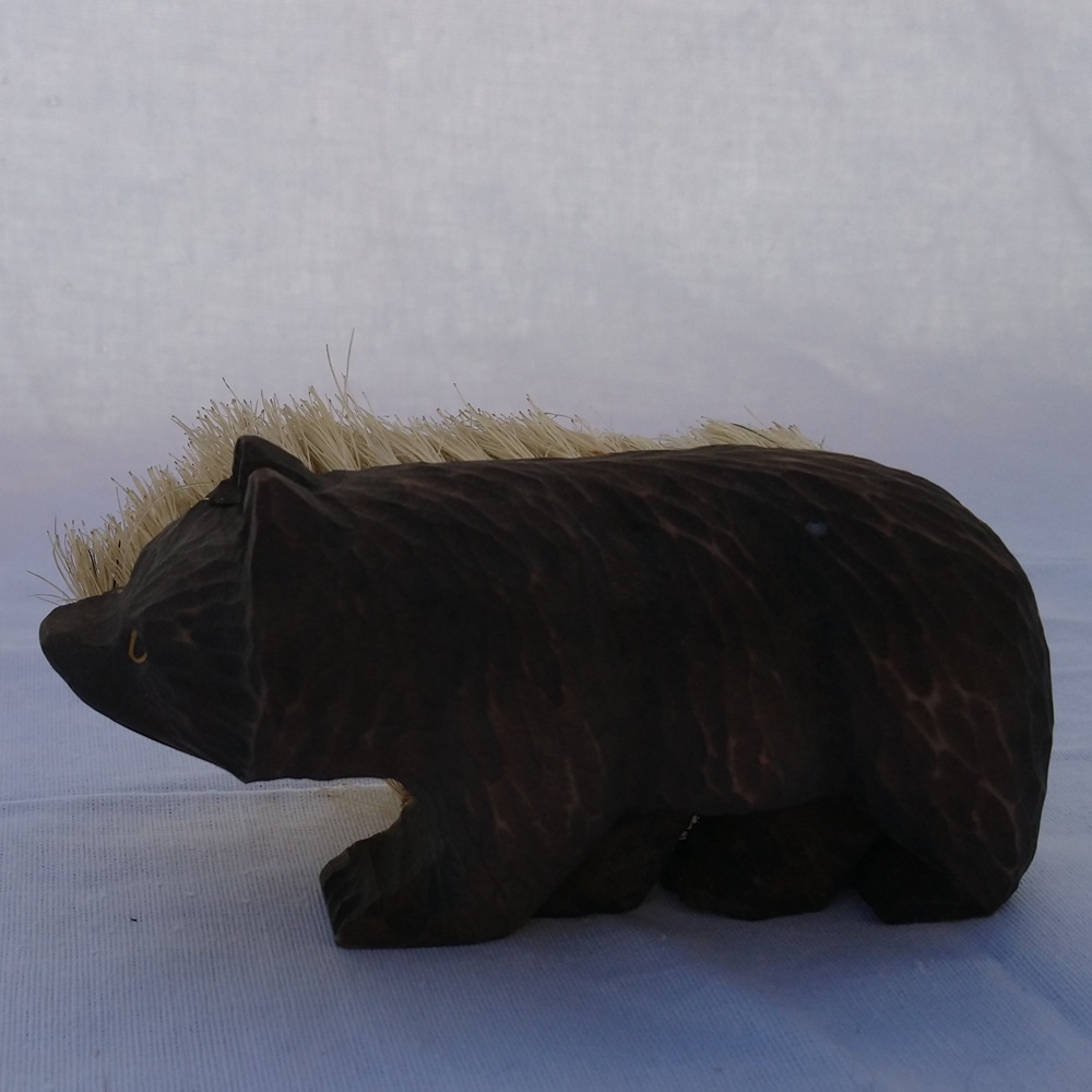 Brosse à habit bois sculpté ours - Carved wooden clothes brush bear