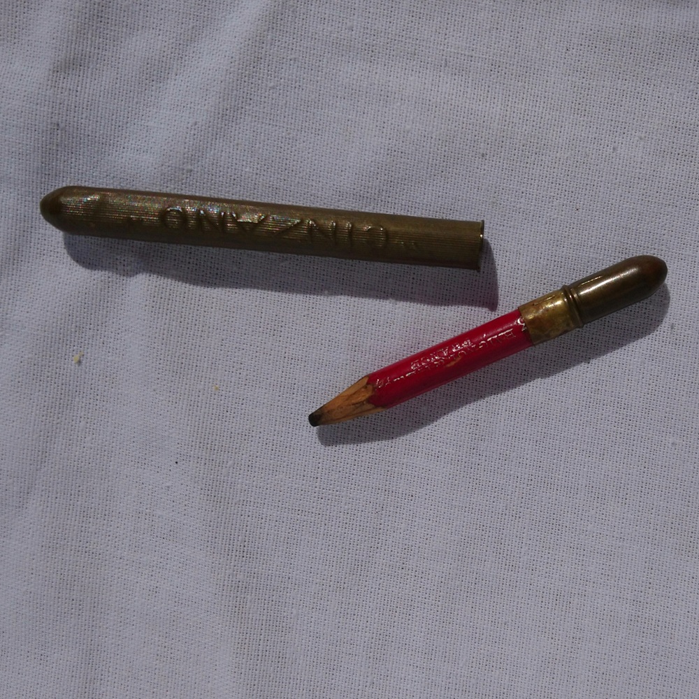 Porte-crayon publicitaire Cinzano en laiton du début du 20ème siècle - Cinzano promotional pencil holder in brass from the early 20th century Porte-crayon publicitaire Cinzano en laiton du début du 20ème siècle - Cinzano promotional pencil holder in brass from the early 20th century