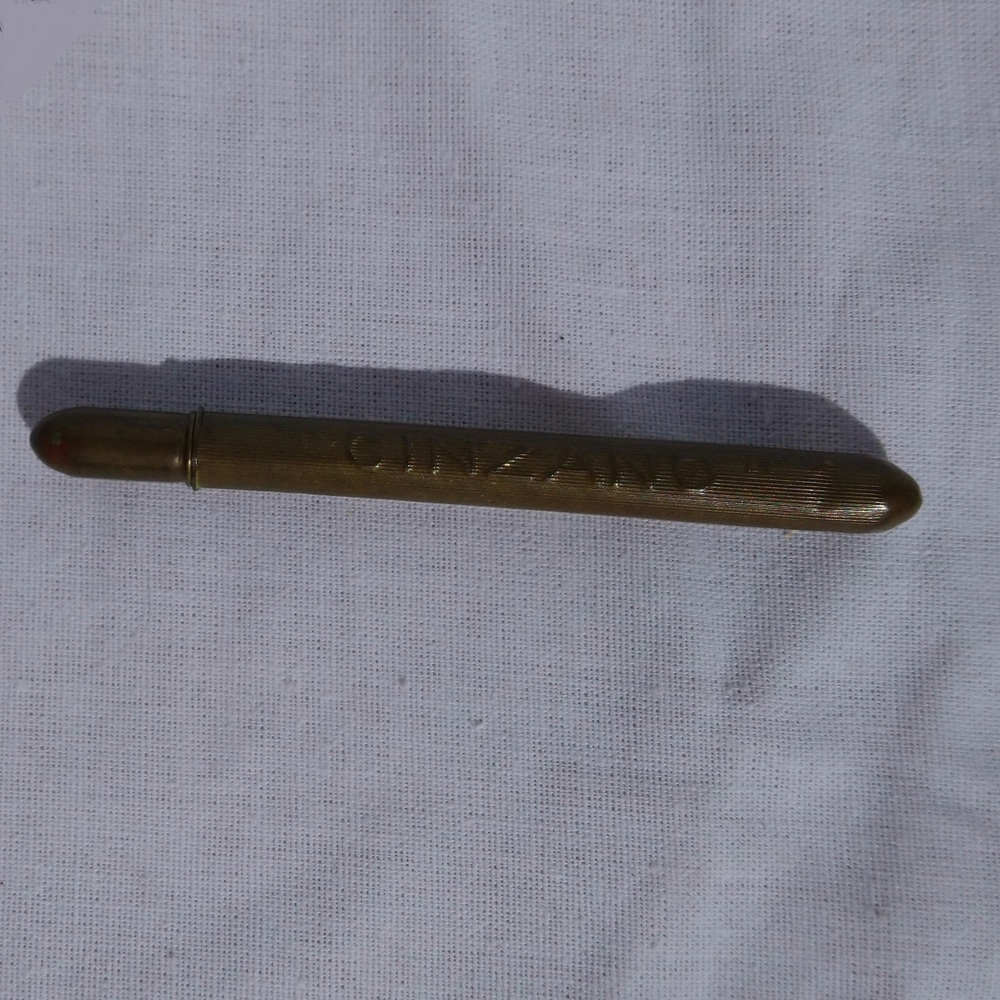 Porte-crayon publicitaire Cinzano en laiton du début du 20ème siècle - Cinzano promotional pencil holder in brass from the early 20th century