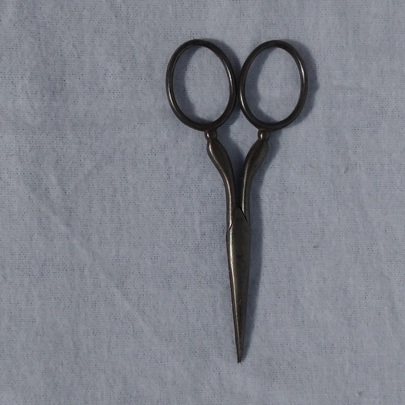 Ciseaux de couturière et de brodeuse des années 1900 - Sewing and embroidery scissors from the 1900s