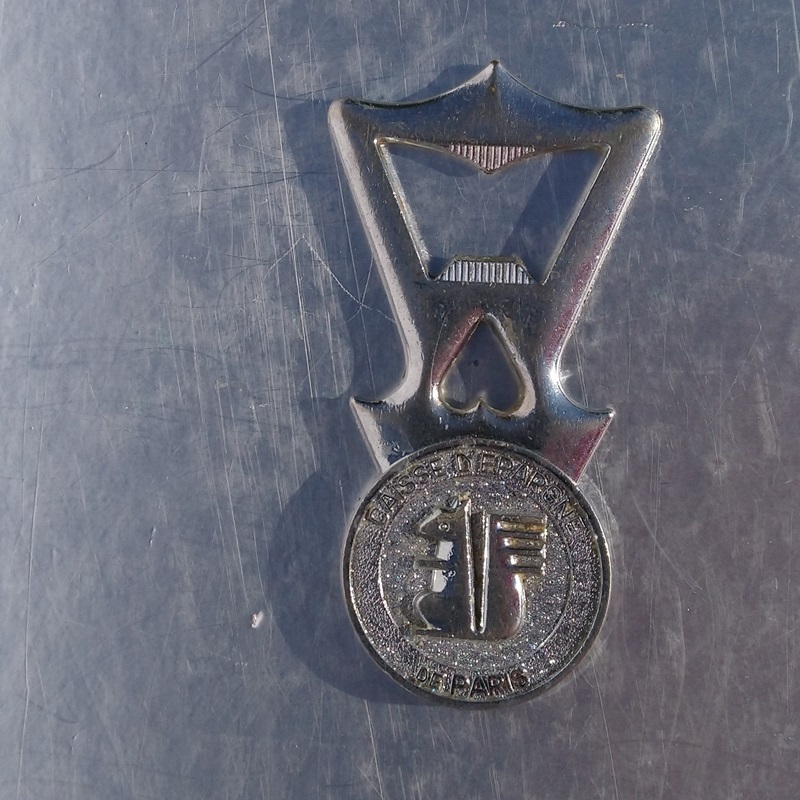 Décapsuleur publicitaire de la banque Française Caisse d'Epargne - Promotional bottle opener from the French bank Caisse d'Epargne