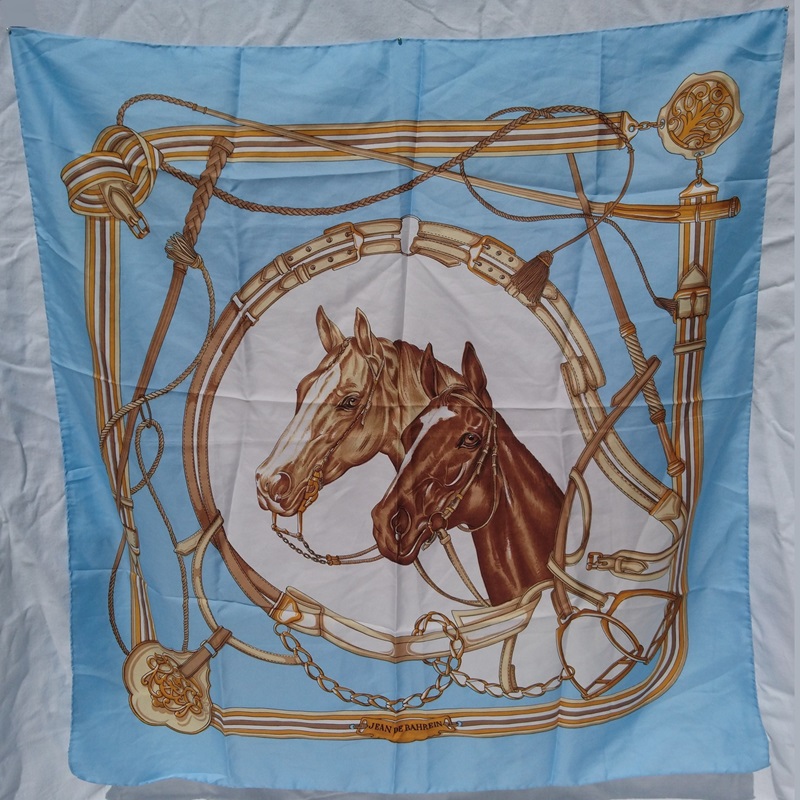 Foulard Français Jean de Barhein des années 80 motif chevaux - French scarf Jean de Barhein from the 80s with horse pattern