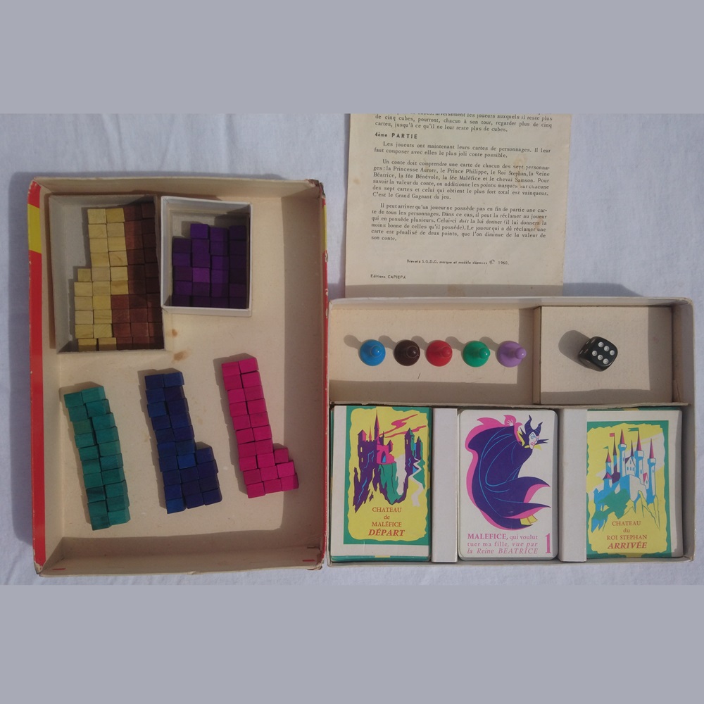 Coffret de jeu de société de La Belle au Bois Dormant de Walt Disney de 1960 - Sleeping Beauty board game set by Walt Disney from 1960 Coffret de jeu de société de La Belle au Bois Dormant de Walt Disney de 1960 - Sleeping Beauty board game set by Walt Disney from 1960