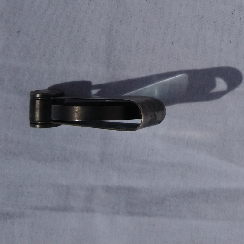 Loupe pliable en laiton massif - Foldable brass magnifying glass Loupe pliable en laiton massif - Foldable brass magnifying glass