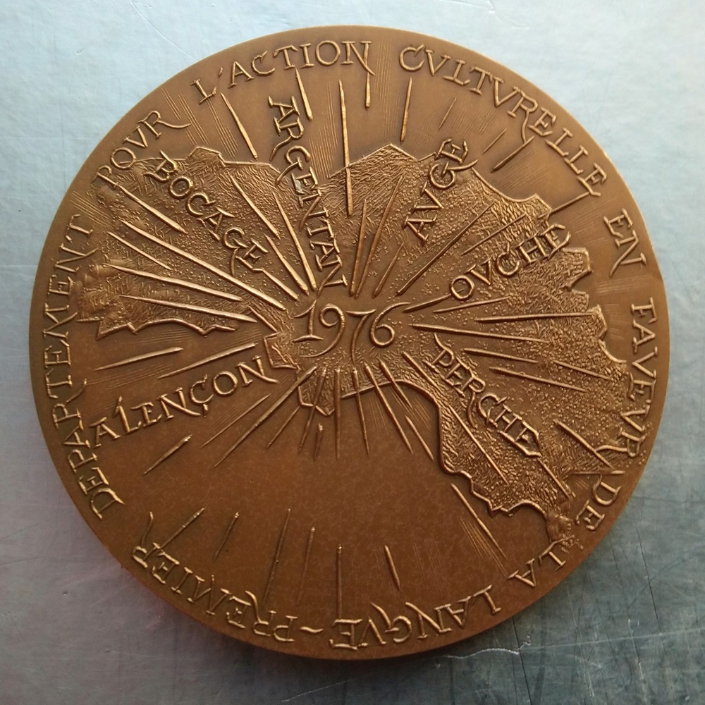 Médaille en bronze Serge Santucci de la Monnaie de Paris 1977 - Bronze medal Serge Santucci from the Paris Mint 1977 Médaille en bronze Serge Santucci de la Monnaie de Paris 1977 - Bronze medal Serge Santucci from the Paris Mint 1977