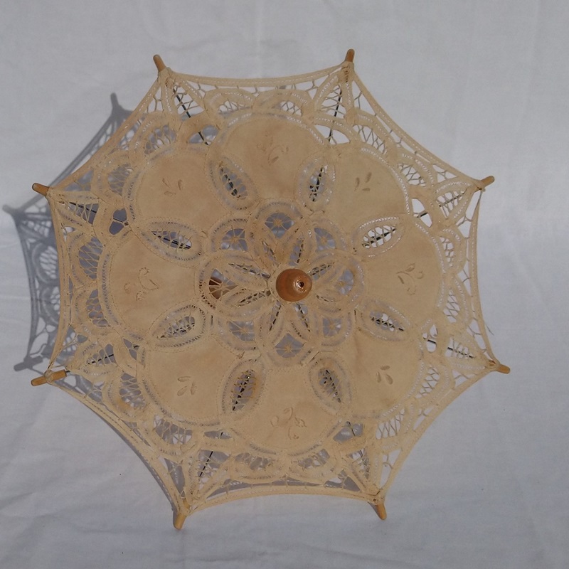 Ombrelle de poupée en bois et macramé - Wooden doll umbrella and macrame