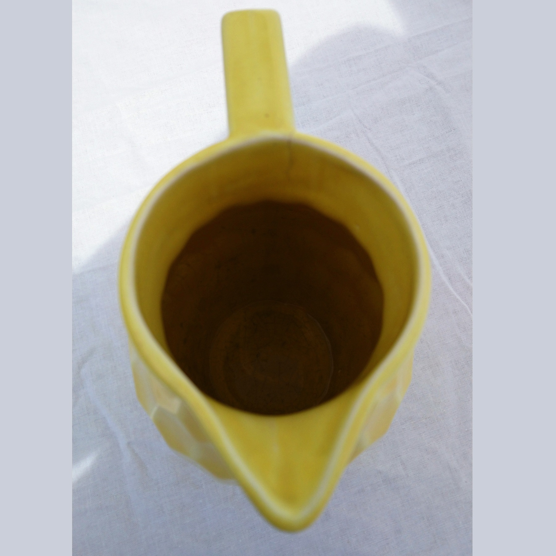 Pichet provençal Aegitna Vallauris en terre cuite vernissée jaune des années 1940 - Provencal pitcher Aegitna Vallauris in yellow glazed earthenware from the 1940s Pichet provençal Aegitna Vallauris en terre cuite vernissée jaune des années 1940 - Provencal pitcher Aegitna Vallauris in yellow glazed earthenware from the 1940s