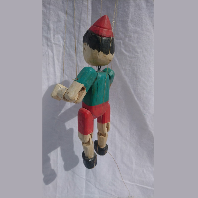 Marionnette Pinocchio en bois sculpté et peint - Wooden sculpted and painted Pinocchio puppet Marionnette Pinocchio en bois sculpté et peint - Wooden sculpted and painted Pinocchio puppet