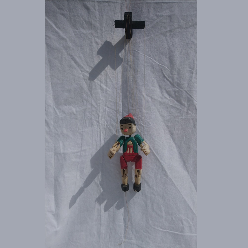Marionnette Pinocchio en bois sculpté et peint - Wooden sculpted and painted Pinocchio puppet