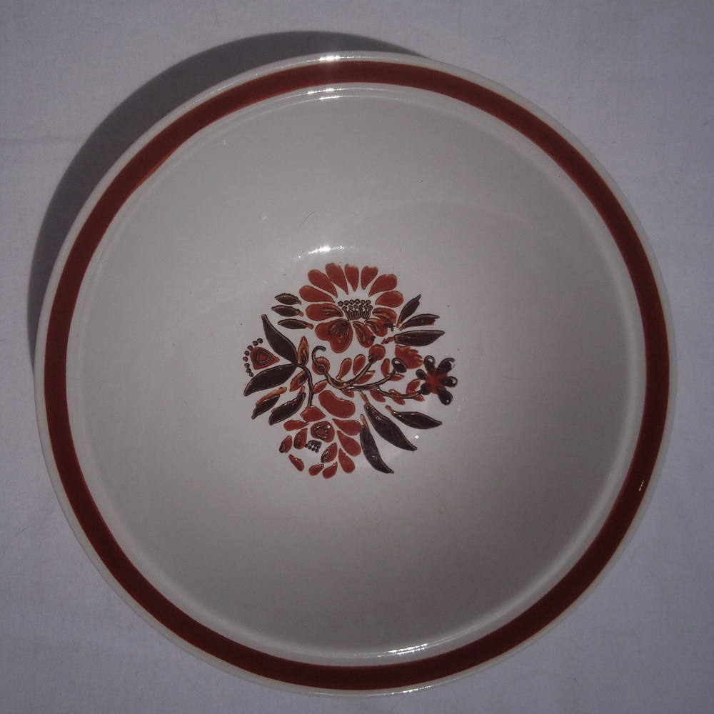 Plat de table en faïence des années 70 - 70s ceramic table plate Plat de table en faïence des années 70 - 70s ceramic table plate