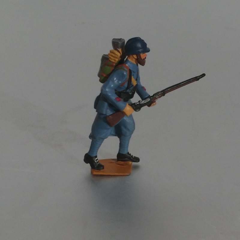 Soldat de plomb d'un Poilu de l'armée Française durant la 1ère guerre mondiale (1914 - 1918) - Lead soldier of a Poilu from the French army during World War I (1914 - 1918) Soldat de plomb d'un Poilu de l'armée Française durant la 1ère guerre mondiale (1914 - 1918) - Lead soldier of a Poilu from the French army during World War I (1914 - 1918)
