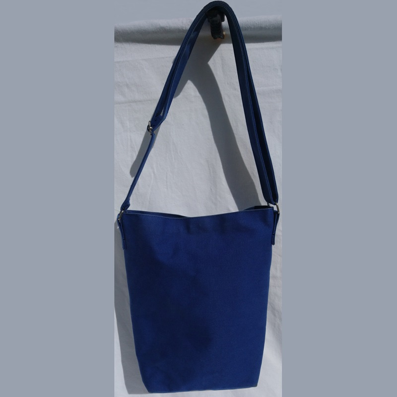 Sac du 69ème Festival International du Film de 2016 remis aux participants - Bag from the 69th International Film Festival of 2016 given to the participants Sac du 69ème Festival International du Film de 2016 remis aux participants - Bag from the 69th International Film Festival of 2016 given to the participants