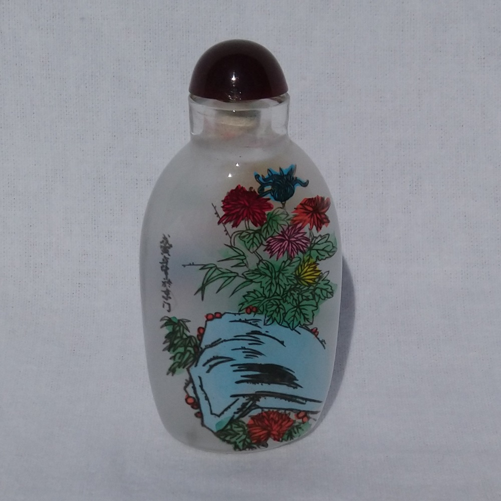 Tabatière chinoise en verre au décor floral peint - Chinese glass snuff bottle with painted floral decoration